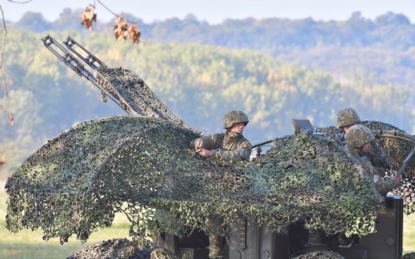 Militari în București și Ilfov: Rezerviștii chemați la exerciții