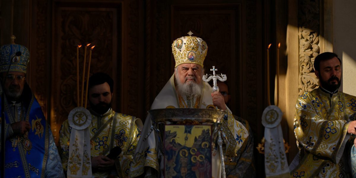 Patriarhul Daniel: Religia, necesară sănătății spirituale a elevilor