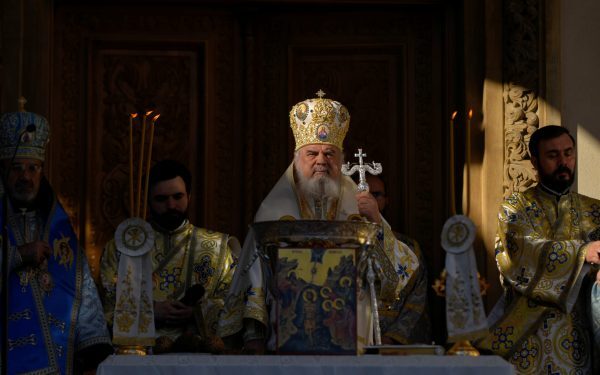 Patriarhul Daniel: Religia, necesară sănătății spirituale a elevilor