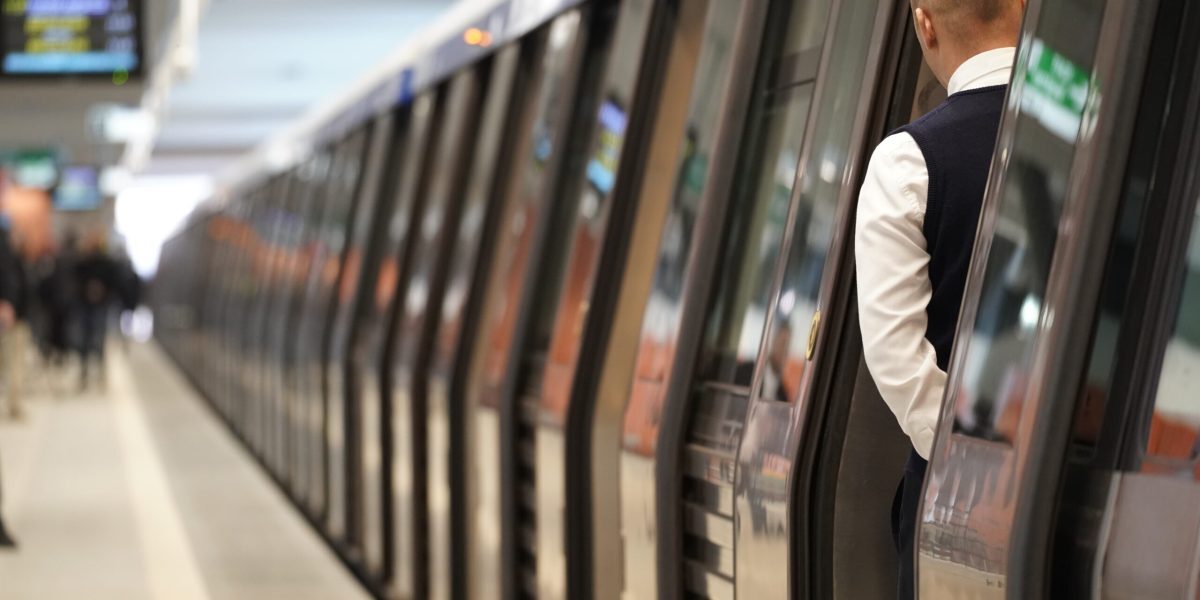 Metrou blocat: Defecțiune între Republicii și Costin Georgian