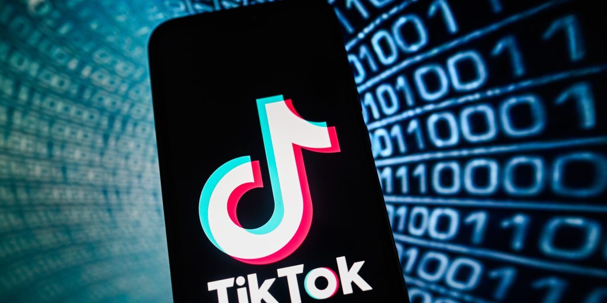 Tineri pe TikTok: Banii în pericol din cauza sfaturilor virale