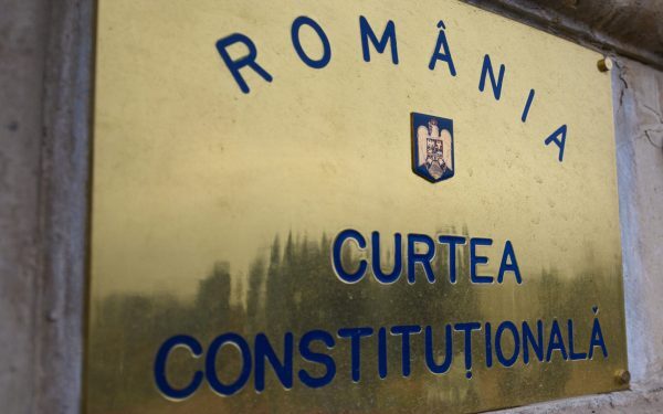 CCR, azi: ANI contestată de Nicușor Dan, PNL, USR