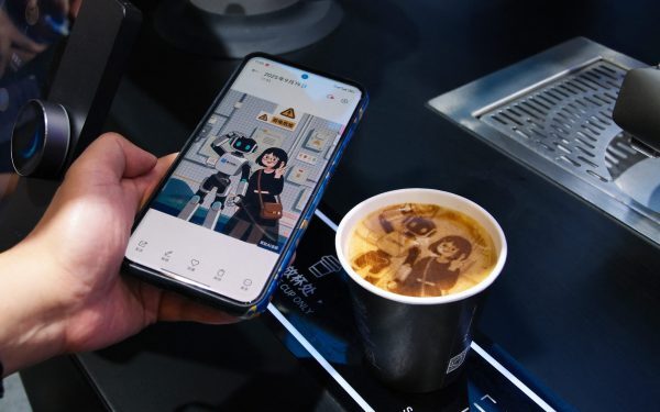 China taie din rădăcinile AI: „prietenii” virtuali, vizați