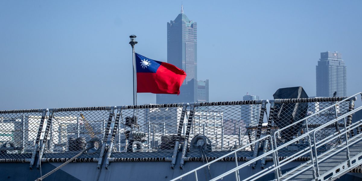 Taiwan: China, noi exerciții navale lângă coasta sa de est