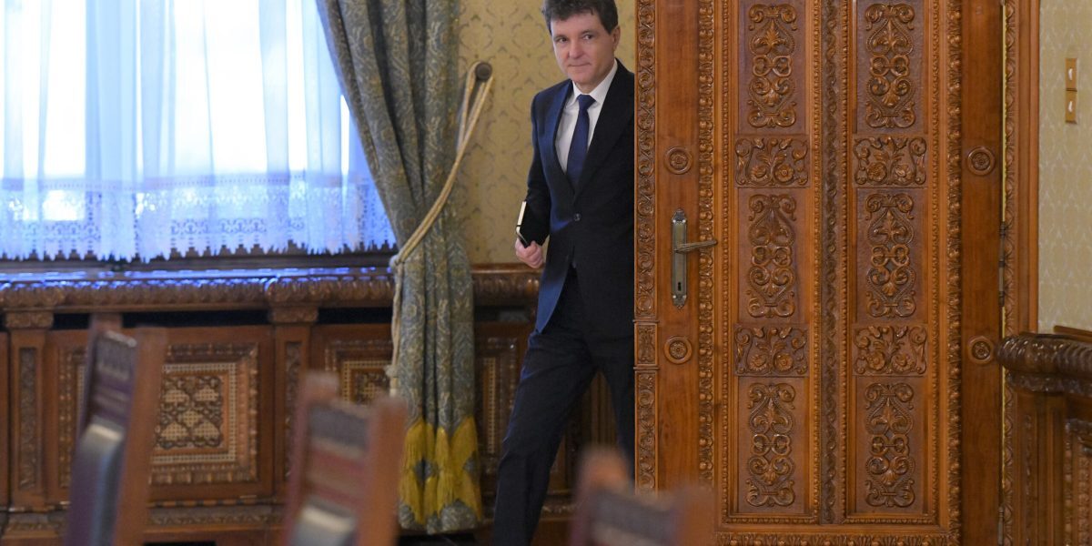Cotroceni, blocaj pe salarii: România riscă 770 mil. euro