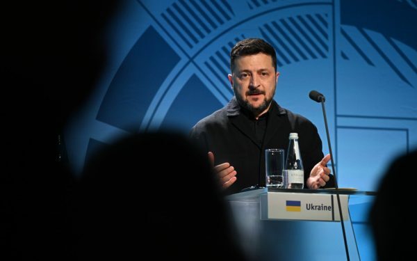 Ce ascund acei indivizi? Secretele lor ies la iveală