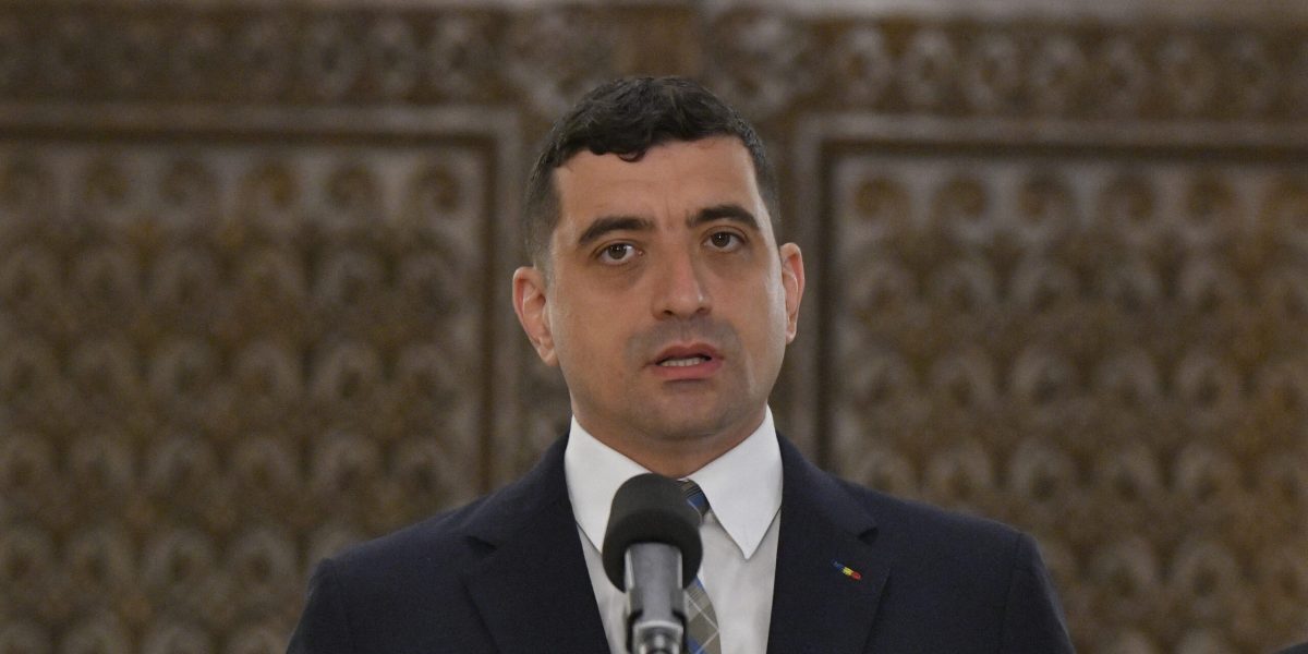 Simion apără ciobanii de pe Transalpina: Turmele, sacrificate din cauza bolii