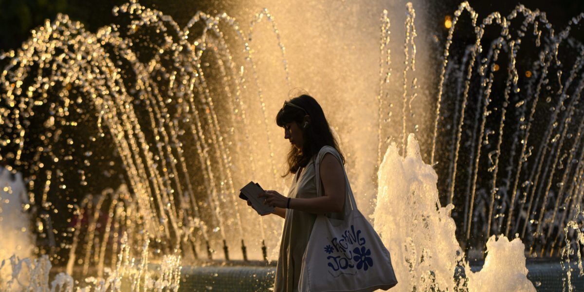 Caniculă în București: Marți cod galben, nopți tropicale!