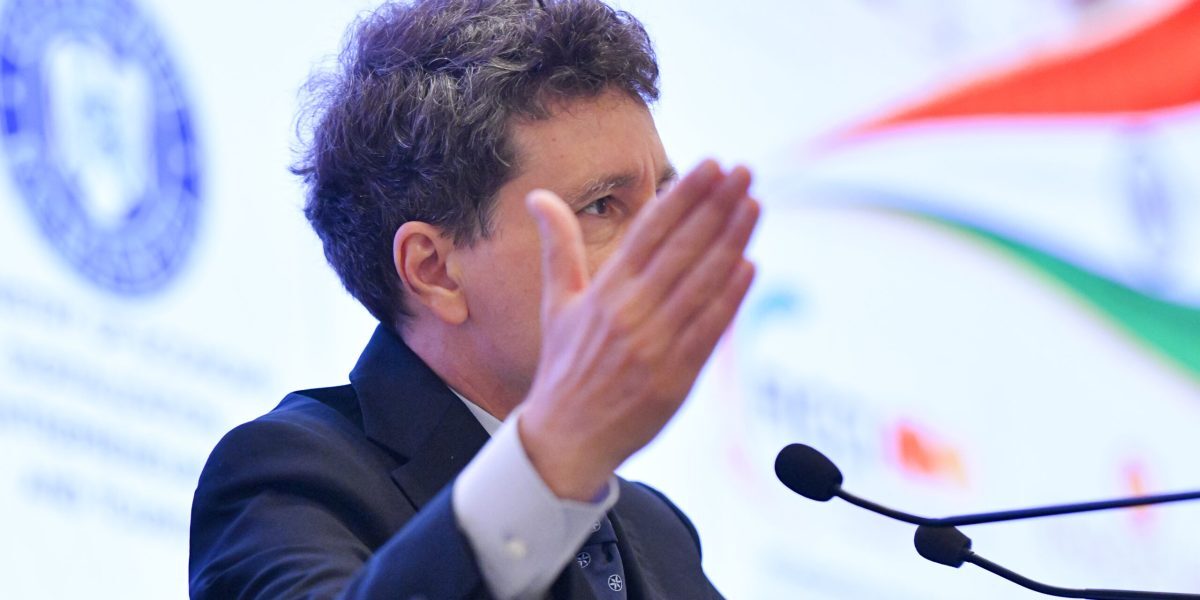 Stop politicienii: lăsați agendele electorale
