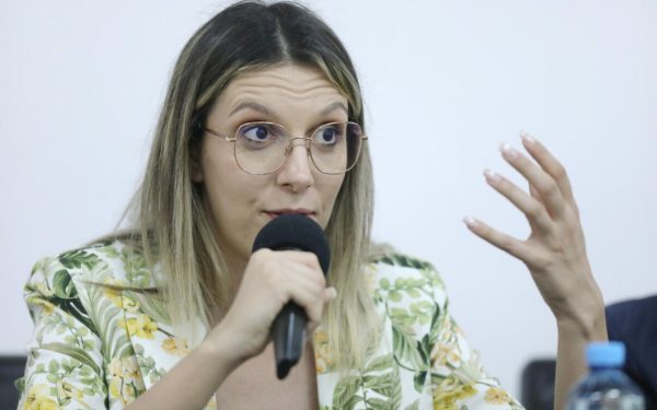 Certuri interne, front comun: soluții pentru criza politică