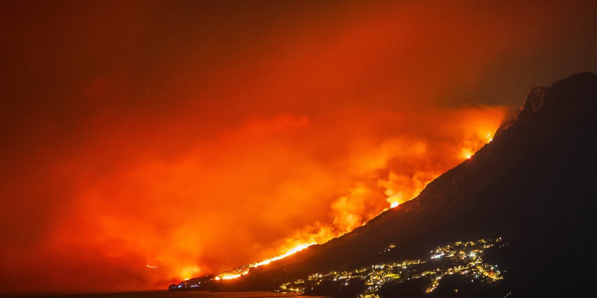 MAE avertizează: Incendii periculoase în Croația