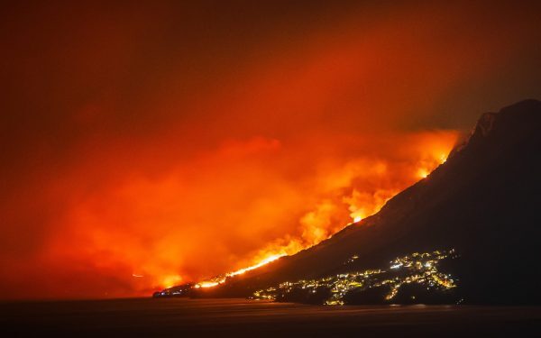 MAE avertizează: Incendii periculoase în Croația