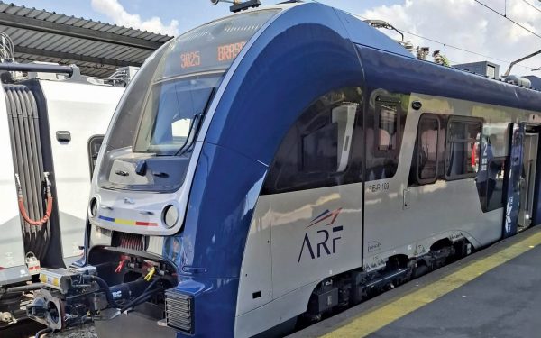CFR pierde oameni pe rutele de AUR București-Brașov, București-Constanța
