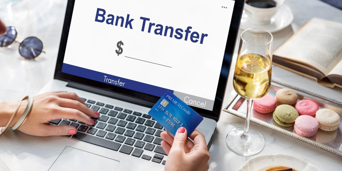 Transfer blocat la bancă: ce acte îți cer pentru bani