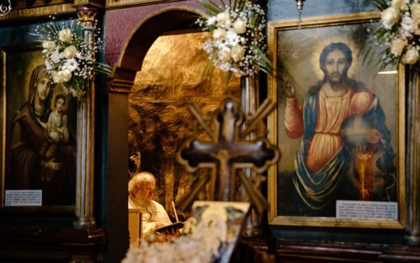 Biserica din România unde femeile NU au voie: blestemul îi așteaptă
