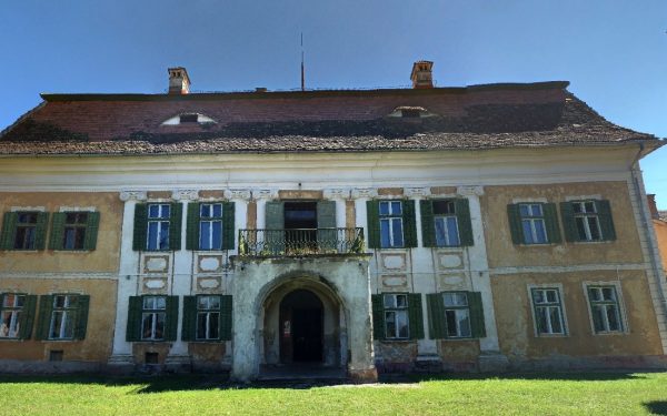 Avrig: Castelul Brukenthal, salvat printr-o investiție uriașă de 15,5 milioane lei