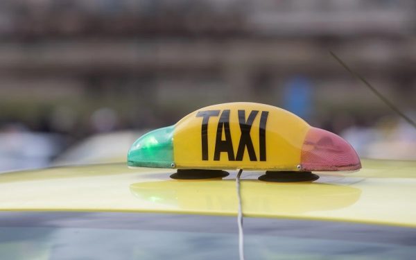 Escrocherii taxi vacanță: 5 capcane pentru portofel