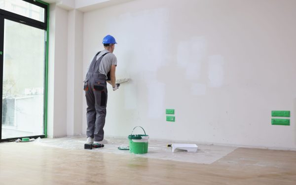 Statul dă bani pentru renovare: Cine ia fonduri