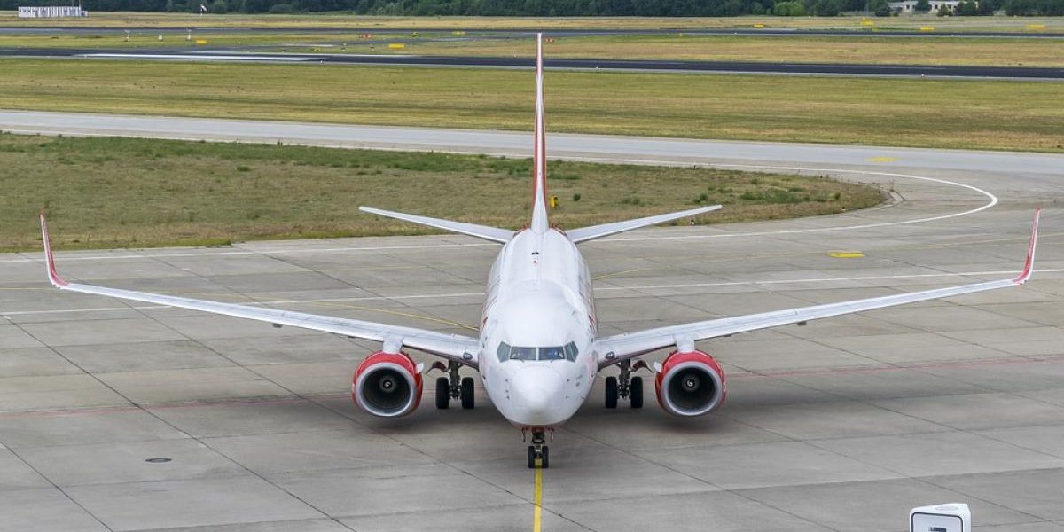 Avioane albe: De ce costă mai puțin și cât profit aduc