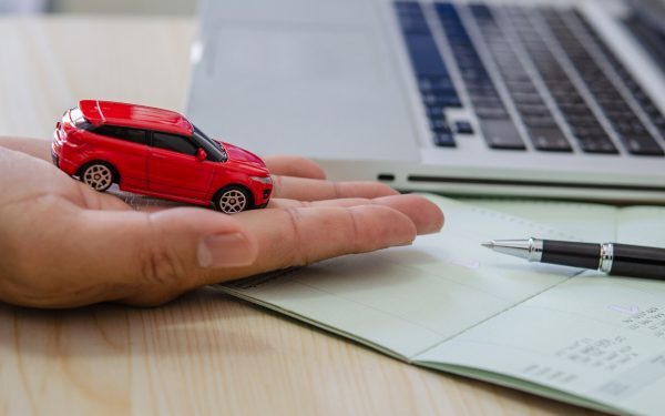 RCA: Doi șoferi, aceeași mașină, prețuri diferite. De ce?