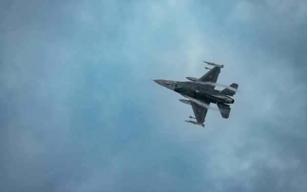 F-16 s-a prăbușit în Turcia, pilotul a supraviețuit
