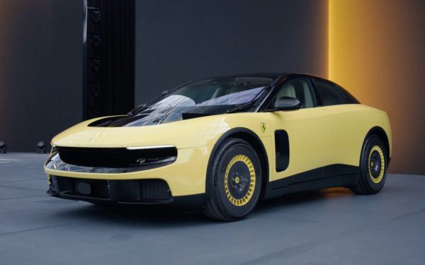 Ferrari electric, 550.000 de euro, s-a vândut înainte de livrare