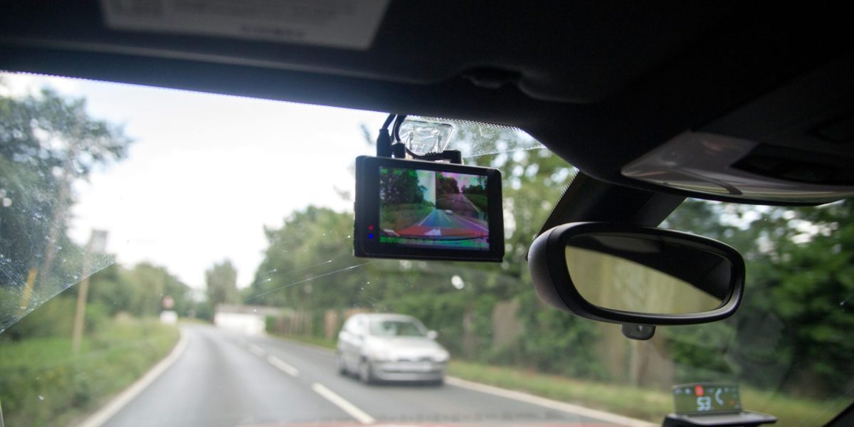 Șoferi filmați reclamă infracțiuni grave la Poliție