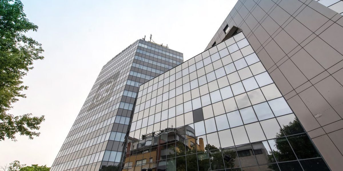 Global Vision cumpără fostul sediu Alpha Bank în București