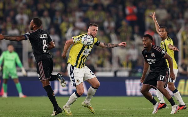 Champions League: Ultima bătălie pentru grupe, egalitate-surpriză în tur (22:00)