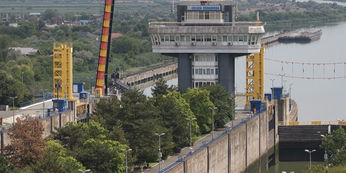 Cernavodă: Unitatea 2 merge încă 9 zile, Dunărea în creștere