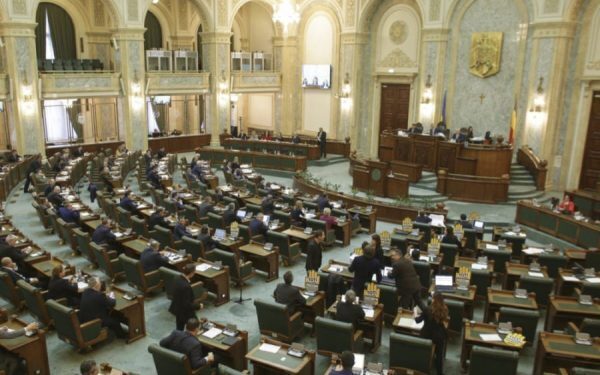 Senatul i-a salvat pe aleșii locali: Codul Administrativ, modificat