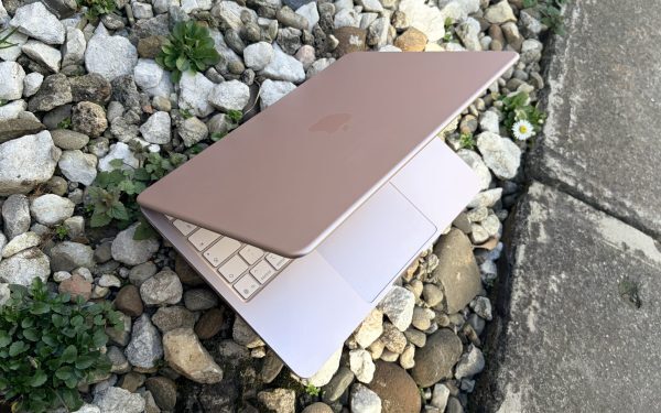 Laptop lent pe baterie? Testul șoc Intel, Apple, Qualcomm, AMD