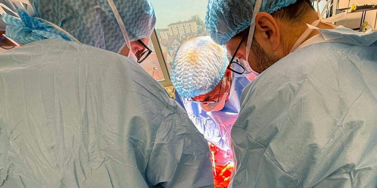 Tumoră hepatică: a doua opinie a deschis tratament la Băneasa