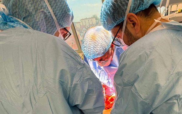 Tumoră hepatică: a doua opinie a deschis tratament la Băneasa