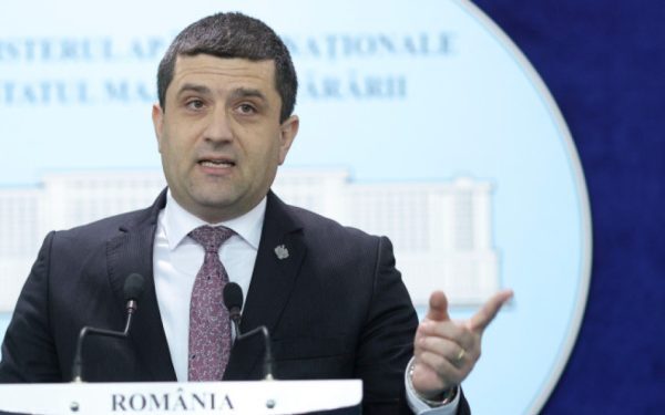 Miruță explică dronele Bayraktar și avionul de vânătoare lângă Vaslui