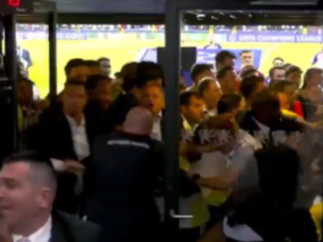 Șoc în Champions League: staff agresiv în toiul partidei