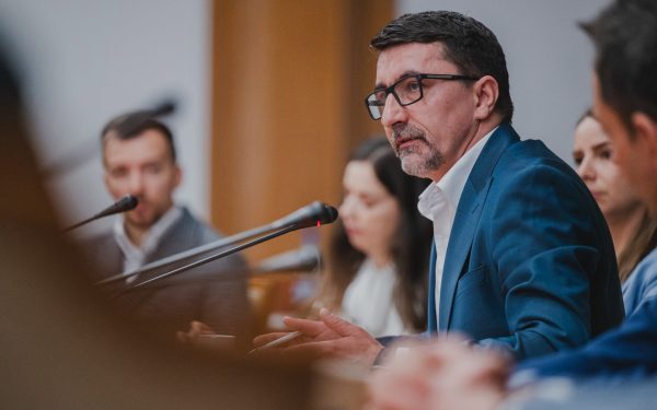 Senator UDMR cumpără trust media din Transilvania, neagă implicare