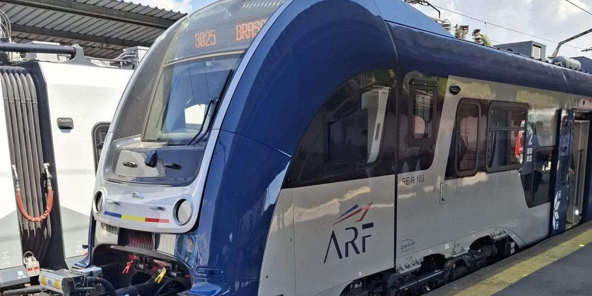 Trenul PESA, dezastru: o oră întârziere și căldură sufocantă