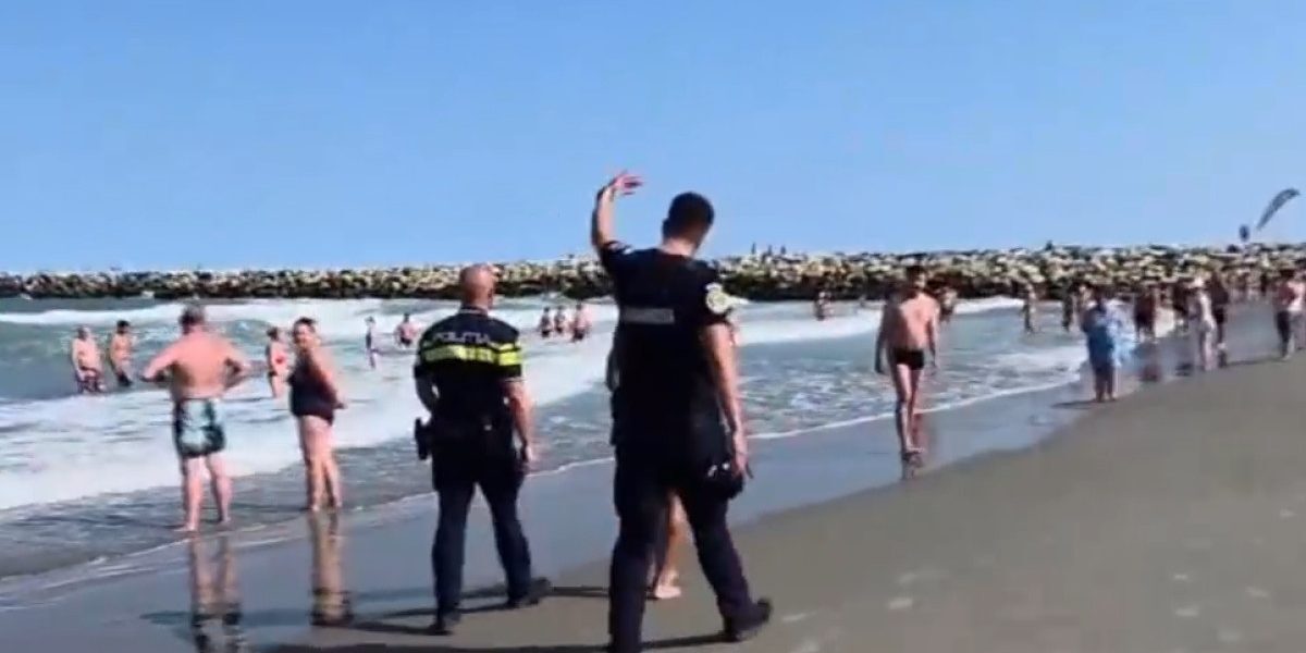 Plaja în Alertă: Turiști Ignoră Steagul Roșu, Intervenție pe Litoral