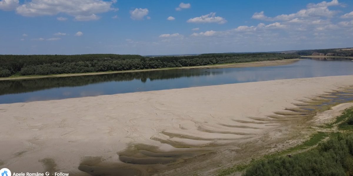 Dunărea spre Cernavodă: Ultima barjă e încărcată