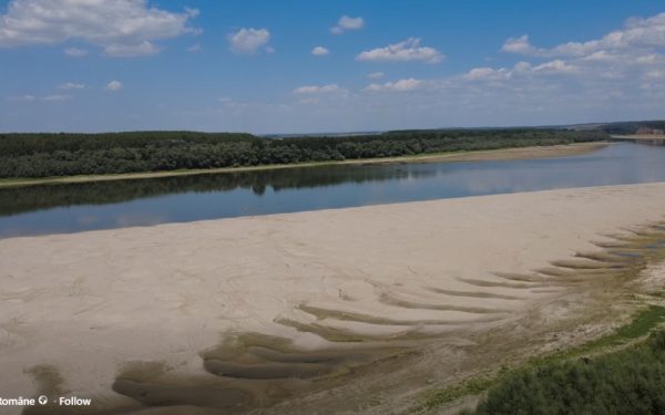 Dunărea spre Cernavodă: Ultima barjă e încărcată