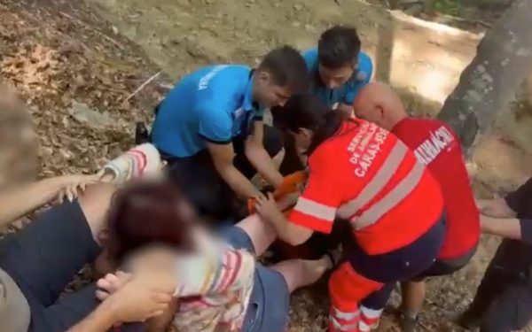 Turistă cu glezna ruptă, salvată de jandarmii montani