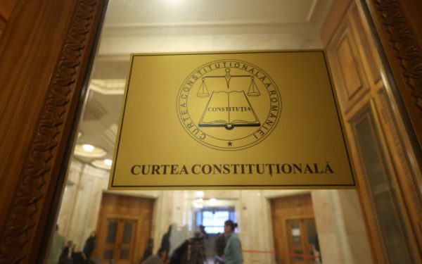 PNL-USR atacă la CCR: Milioane euro PNRR în pericol