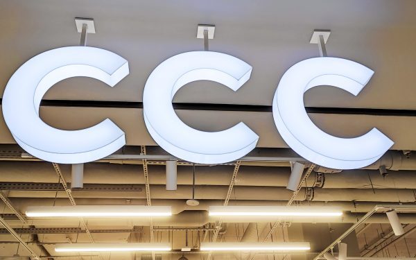 CCC deschide primul magazin cu prețuri mici. Unde ajunge