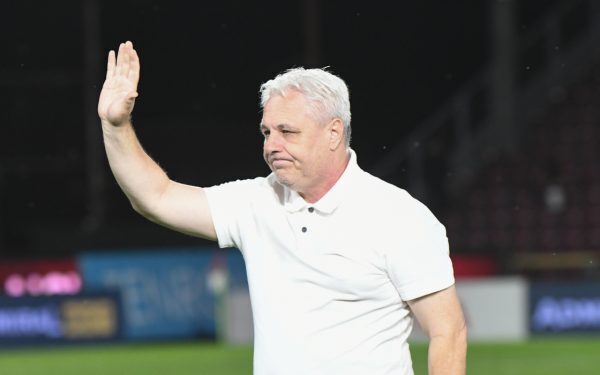 Șumudică dă lovitura la CFR Cluj: internațional și fost al Barcelonei