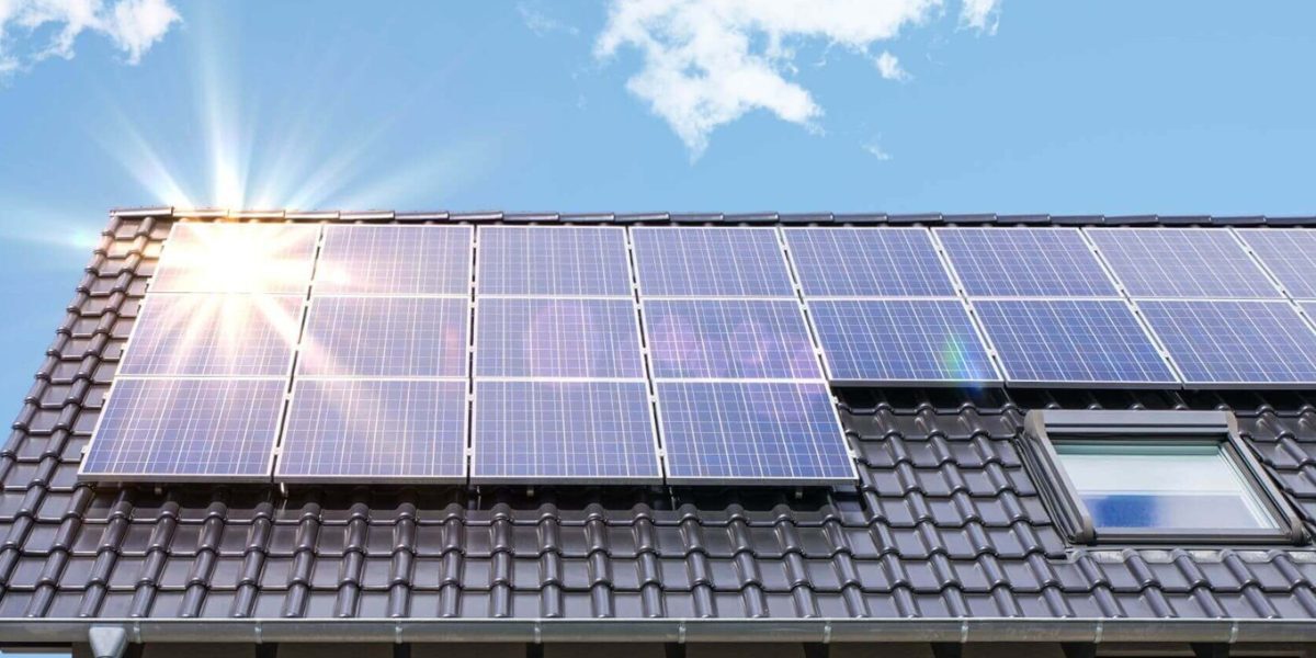 Panouri fotovoltaice: Ce produc după 20 de ani