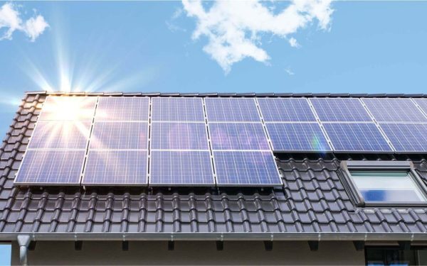 Panouri fotovoltaice: Ce produc după 20 de ani