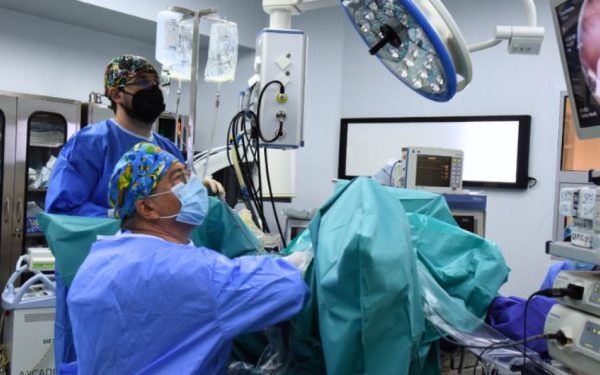 Pacient cu probleme urinare, tratat umilitor