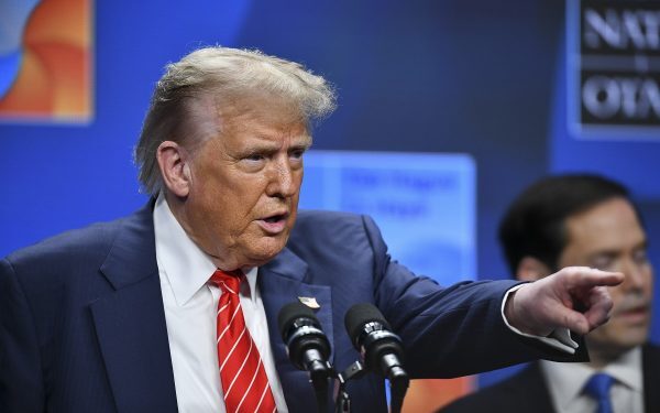 Trump testează loialitatea aliaților NATO în Europa