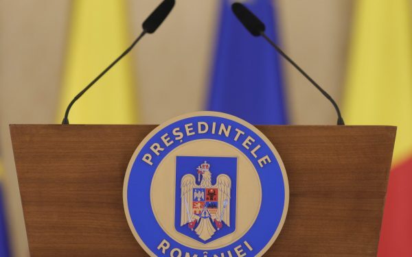 Nicușor Dan: Oprește furtul de terenuri din arii protejate